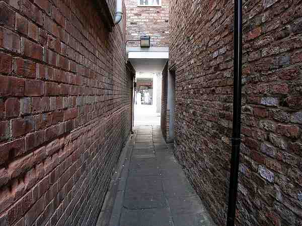 Snicket leading to Back Swinegate.