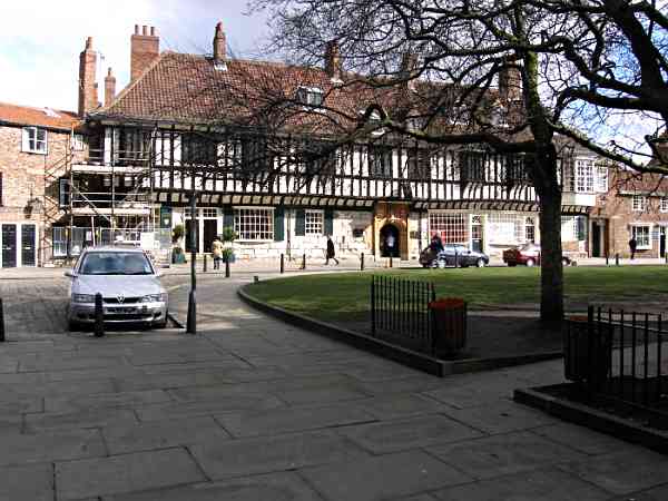 Heading towards College Street.