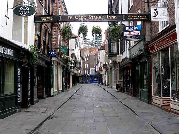  Looking towards Petergate and the Minster.