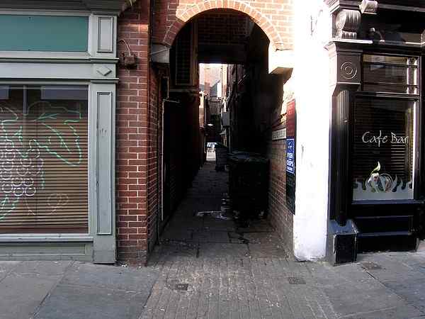 One of the snickets leading to the Thursday market (St Sampson's Square).