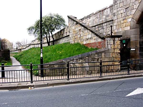 Looking towards the steps leading to the walls heading towards the Red Tower.