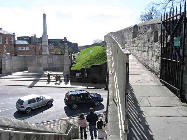 Looking towards Tofts Tower, the most westerly point of the Bar Walls.